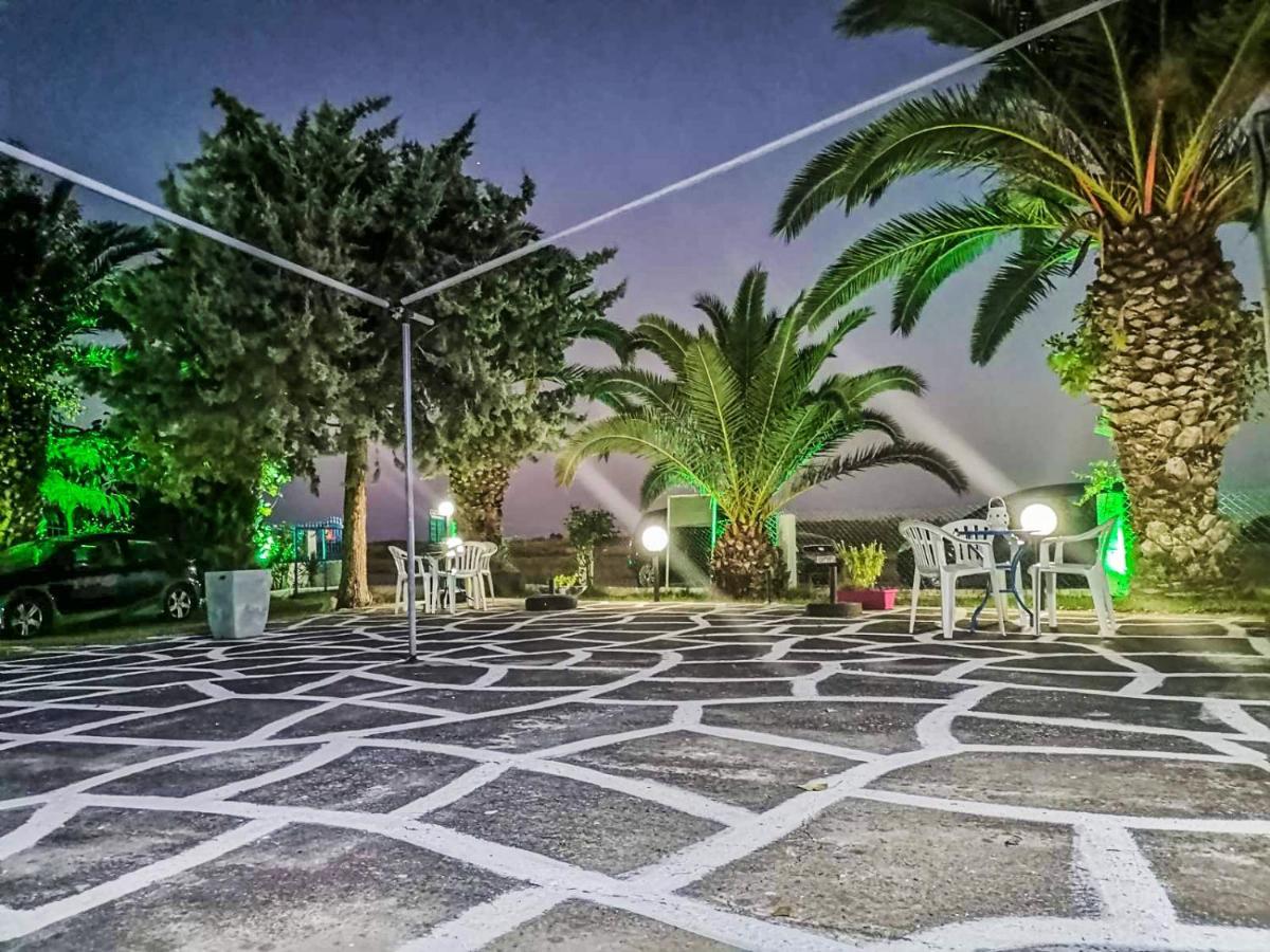 Galinis' Sea Front Studios Nea Kallikrateia المظهر الخارجي الصورة